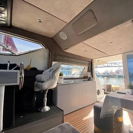 Úszó hotel Barco Muy Romantico Con Parking! Sant Adrià de Besòs
