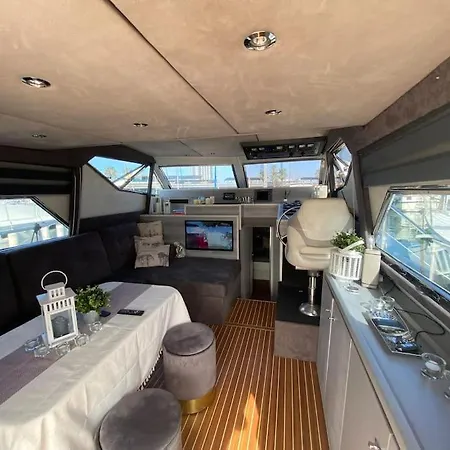 Botel Barco Muy Romantico Con Parking!