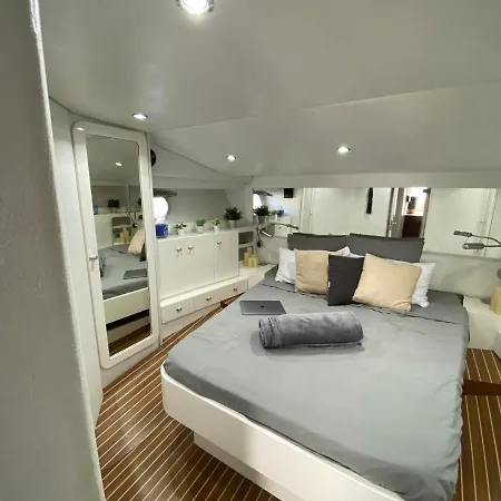 Barco Muy Romantico Con Parking! Botel